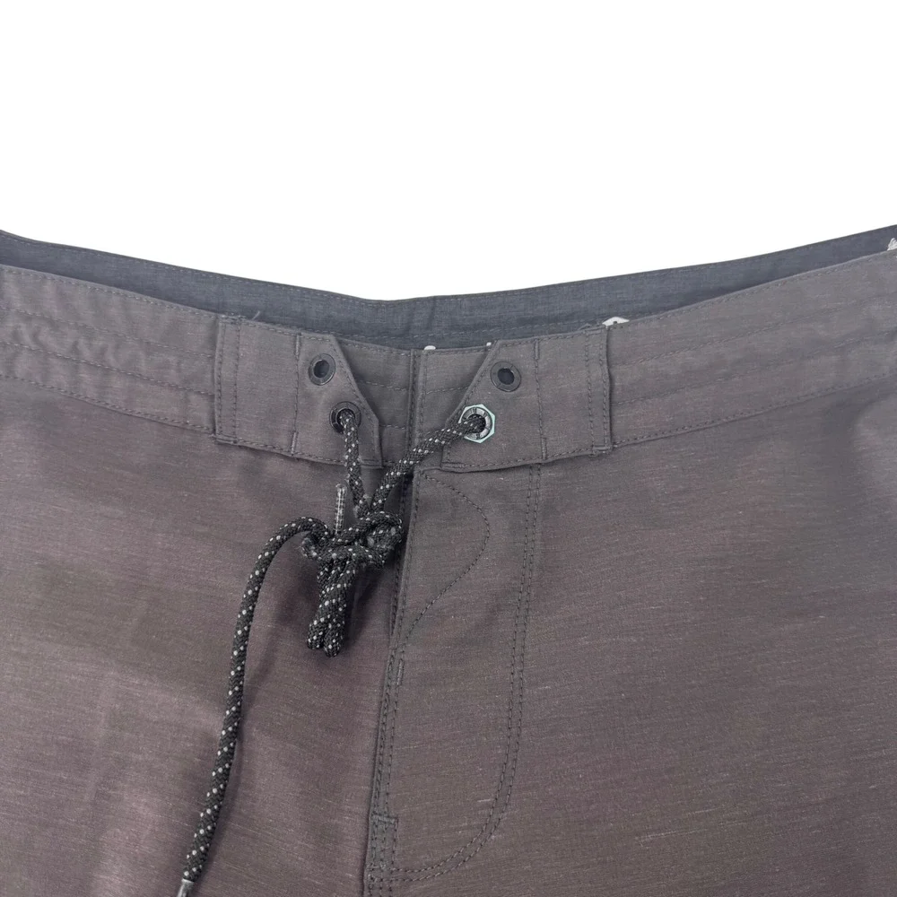 Vissla Seven Seas Board Shorts Mens 30 Charcoal Grey Stretch Coconut Surf Trunks